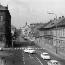 Automobilismus: automobilová doprava v Rudolfovské třídě 1971, sbírka J. Dvořáka; SOkA.