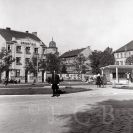 Automobilismus: benzínová čerpací stanice na Mariánském náměstí, 1943, sbírka J. Dvořáka; SOkA.
