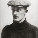 Aviatické produkce: první český letec Jan Kašpar (1883—1927), portrétní fotografie; soukromý archiv P. Svitáka.
