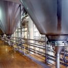 Budějovický Budvar: detail cylindrokónických tanků nové generace pivovarských technologií na konci 20. století; foto A. Kocvera, podnikový archiv Budějovického Budvaru.