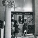 Bankovnictví: hala Městské spořitelny, 1970; sbírka J. Dvořáka; SOkA. 