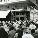 Brouk a Babka: obchodní dům B+B v den zahájení prodeje v roce 1935; sbírka J. Dvořáka; SOkA.