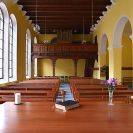 Českobratrská církev evangelická: pohled do hlavní lodi kostela z presbytáře; foto Nebe 2018.