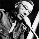 Dějiny města: americký brigádní generál Morrill Ross promlouvá k občanům Českých Budějovic 1945; sbírka M. Pechy.