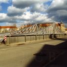 Dlouhý most: starý most před rozebráním a nový Dlouhý most před otevřením, 27. 10. 1998; sbírka J. Dvořáka; SOkA. 