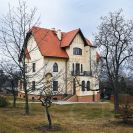 Dobrá Voda u Českých Budějovic: secesní vila, sídlo Římskokatolické farnosti Dobrá Voda; foto Nebe 2025.