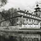 Dominikáni: bývalý konvent řádu dominikánů v roce 1981, konvent byl zrušen patentem z 18. 12. 1784; archiv Pavel Šafr.