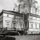 Eggertova vila: přisuzovaná J. Sandnerovi, pohled na jihovýchodní terasu a arkýř, foto 30. léta 20. století; sbírka J. Dvořáka.