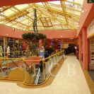 Hotel Slunce: obchodní galerie Dvořák; foto I. Hajn 2005.