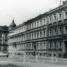 Historismus: fronta nájemních domů na severní straně Žižkovy třídy; sbírka J. Dvořáka; SOkA. 