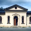 Historismus: pohřební síň, později krematorium na hřbitově svaté Otýlie, Pražská třída, 1887—1888; foto O. Sepp, 1998.