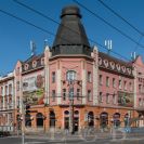 Hotely: hotel Grand na nároží Nádražní ulice a Žižkovy třídy; foto Nebe 2021.