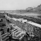 Jezy: výstavba vorové propusti Jiráskova jezu pro levém břehu Vltavy 8. 12. 1928; archiv J. Lipold.