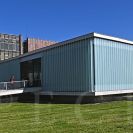 Jihočeská vědecká knihovna: moderní přístavba knihovny z roku 2021; foto Nebe 2022.