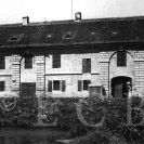 Klasicismus a empír: dvorní trakt domu U Zelené ratolesti; podle Denkstein 1938.