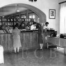 Knihovny: půjčovna v Riegrově ulici č. 3 v 60. letech 20. století; archiv JVK.