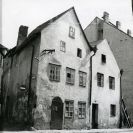 Kněžská ulice: průčelí domů čp. 36 a 38, tzv. Špalíček, 1972; sbírka J. Dvořáka; SOkA.