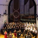 Koncertní síň Otakara Jeremiáše: vánoční koncert 11. 12. 2024 v kostele svaté Anny, sólisté: Eva Hartová (soprán), Jolana Slavíková (mezzosoprán), Ondřej Benek (tenor), dirigentka Alena Hron, sbor Vox Novus a Canzona, foto Petr Zikmund; archiv Jihočeské filarmonie. 
