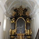 Kostel svatého Mikuláše: severní chórová kaple s oltářem svaté Anny, stav před rekonstrukcí 2011—2013; foto K. Kuča 2010.