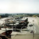Letectví: vojenská letadla při statické ukázce během leteckého dne na letišti v Plané (1994); archiv B. Trnky.