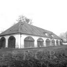 Lanna Adalbert (Vojtěch): loděnice ve Čtyřech Dvorech č. 6, stav v roce 1988; archiv NPÚ.