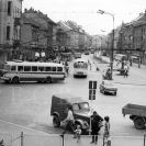 Lannova třída: automobilový provoz na Lannově třídě před přestavbou na pěší zónu, 1972; sbírka J. Dvořáka; SOkA. 