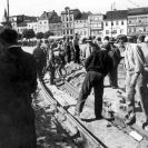 Městská hromadná doprava: práce na kolejišti tramvaje 1936, náměstí Přemysla Otakara II.; sbírka J. Dvořáka.