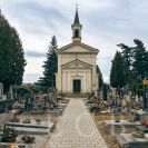 Mladé: kaple sv. Karolíny z 1891 na hřbitově v Mladém; foto Nebe 2025.