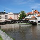 Mosty: dřevěná lávka přes Slepé rameno Malše postavená v roce 2002; foto K. Kuča 2010.