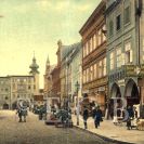 Náměstí Přemysla Otakara II.: severní strana náměstí na pohlednici z počátku 20. století; sbírka J. Dvořáka.