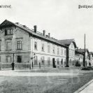 Nádraží (železniční): budova starého nádraží asi v roce 1890; sbírka J. Dvořáka; SOkA. 