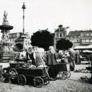 Náměstí Přemysla Otakara II.: sobotní zelný trh v roce 1930; sbírka J. Dvořáka; SOkA. 