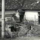 Nerostné suroviny: vstup do šachty, rudolfovský rudní revír; archiv V. Novák.