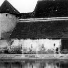 Obchod solí: solní sklad od řeky na konci 19. století; sbírka J. Dvořáka.
