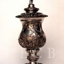 Ostrostřelci: stříbrný pamětní pohár z 19. století; ze sbírek Jihočeského muzea v Českých Budějovicích.