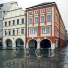 Pošta: stará budova na náměstí Přemysla Otakara II.; foto O. Sepp 1998.