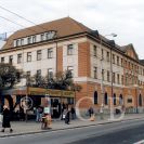 Pošta: hlavní pošta na Senovážném náměstí; foto O. Sepp 1998.