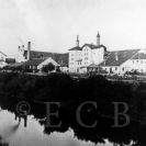 Pivovarnictví: pohled na Měšťanský pivovar přes Malši z 2. poloviny 19. století; archiv I. Hajna.