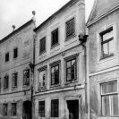 Panská ulice: dům č. 21, stav fasády domu v roce 1964 před opravou, foto P. Špandl; SOkA.