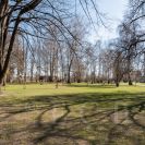 Parky a zahrady: park u Malého jezu na Malši, který vznikl ve 30. letech 20. století; foto Nebe 2021.