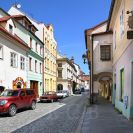 Plachého ulice: průhled Plachého ulicí směrem k Hradební ulici; foto K. Kuča 2010.