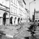 Plynárenství: zavádění plynových přípojek na západní straně náměstí Přemysla Otakara II.; sbírka J. Dvořáka; SOkA. 