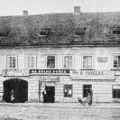 Pošta: hostinec Na staré poště na Pražské třídě, do roku 1711 sídlo budějovické pošty; sbírka J. Dvořáka.