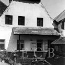 Radniční ulice: dvorní průčelí domu, foto z 30. let 20. století; ze sbírek Jihočeského muzea v Českých Budějovicích.