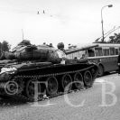 Rok 1968: tanky v českobudějovických ulicích; ze sbírek Jihočeského muzea v Českých Budějovicích.