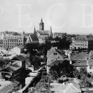 Rybní ulice: nízká zástavba domků z 18. století, 1930, sbírka J. Dvořáka; SOkA.