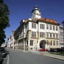 Secese: bývalé německé dívčí lyceum v ulici U Tří lvů; foto J. Sýbek 2005.