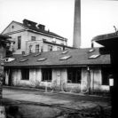 Smaltovny: areál Sfinx za železniční tratí; archiv V. Vondry.