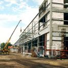 Stavebnictví: stavba obchodního centra OBI na Pražské třídě; foto O. Sepp 1998.