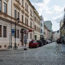 Široká ulice: průhled od ulice Biskupská; foto Nebe 2020.